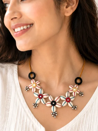 Handmade Kaudi Flower Necklace