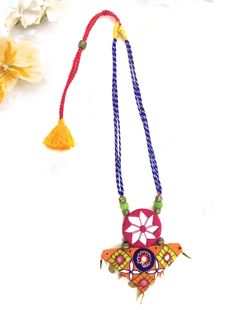 hand embroidered necklace 1
